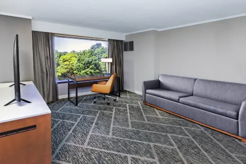 DoubleTree by Hilton Tulsa - Warren Place Rooms Photos