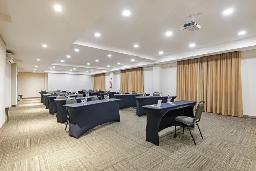 Slim Curitiba Av Das Torres Espaces Affaires Photos