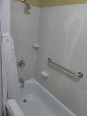 Baymont by Wyndham Madison Heights Detroit Area Photos