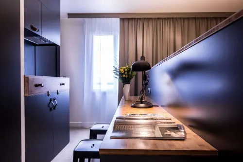 Best Western Plus Suitcase Paris la Defense Zimmer Photos