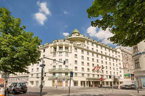 Austria Trend Hotel Ananas Exterior Photos