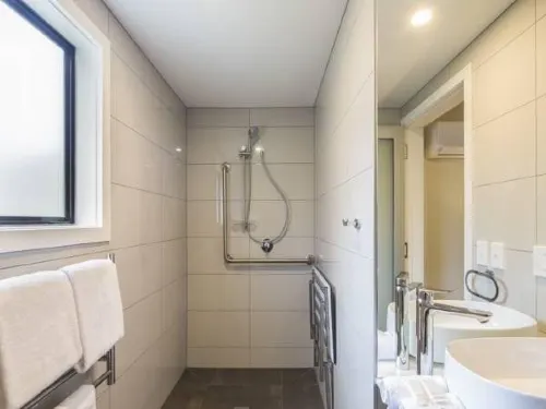 Holiday Inn Queenstown Frankton Road Photos