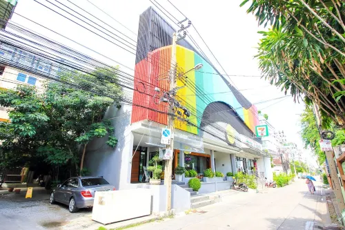 All day hostel @ BTS Bang Chak Ulkopuoli Photos
