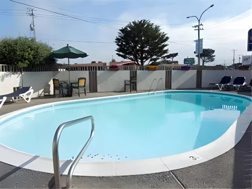 Pacific Inn Monterey Featured Photos