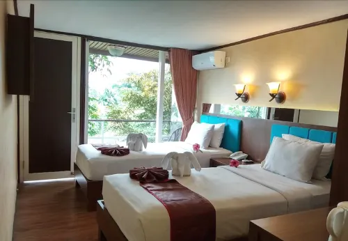 Royal Caravan Hotel & Outbound Trawas Photos