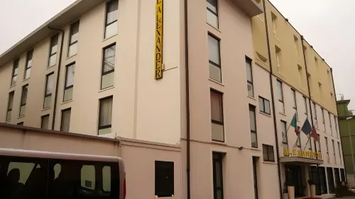 Hotel Alexander Exterior Photos