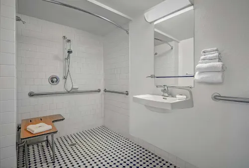 Motel 6 Tallahassee, FL - Downtown Rooms Photos