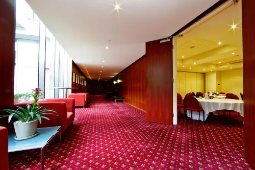 Seasons Botanic Gardens Dining Photos
