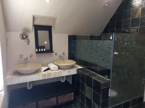 Mandalay Beach Guest House Rooms Photos