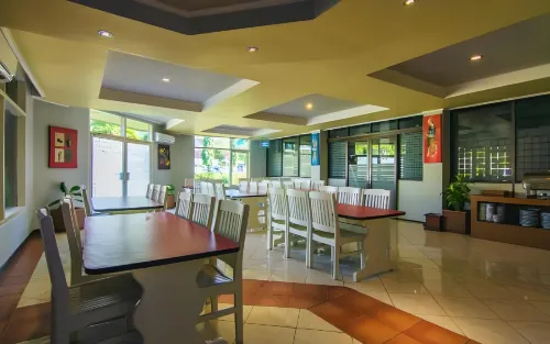 The Yani Hotel Bali Makanan Photos