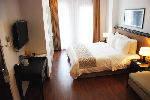 The Alcove Library Hotel Rooms Photos