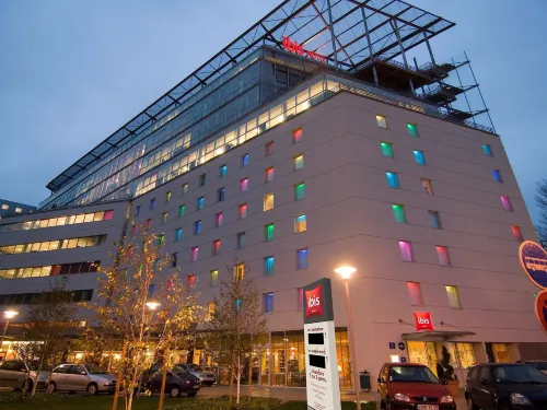 Hôtel Ibis Lyon Caluire Cité Internationale Extérieur Photos