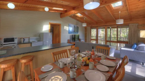 Stewarts Bay Lodge Dining Photos