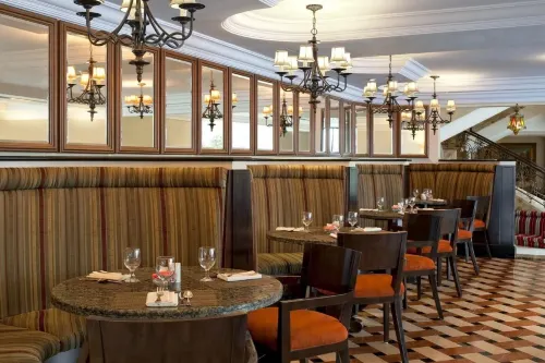 Sheraton Khalidiya Hotel Питание Photos