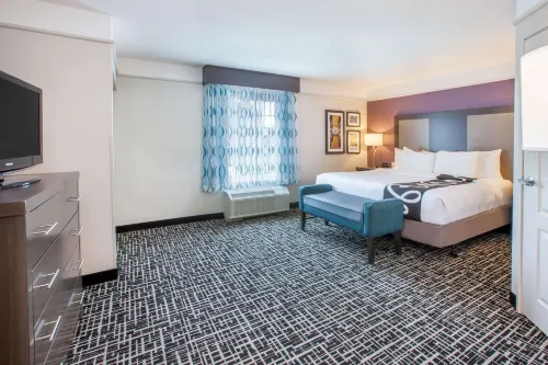 La Quinta Inn & Suites by Wyndham Cincinnati Airpt Florence Photos