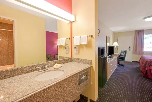 Days Inn by Wyndham East Albuquerque Zimmer Photos