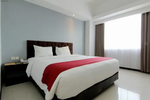 The Sun Hotel Madiun Photos