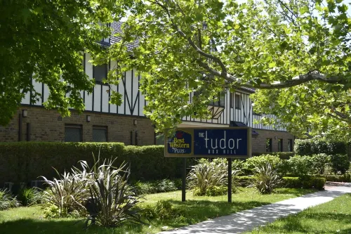Best Western Plus the Tudor-Box Hill Featured Photos