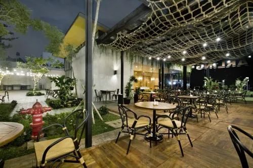 Aviary Hotel Bintaro Makanan Photos