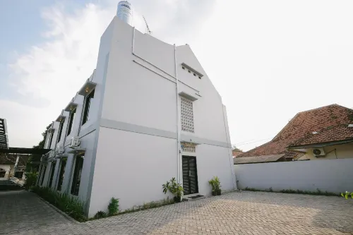 Urbanview B Syariah Lumajang by RedDoorz Eksterior Photos
