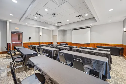 Four Points by Sheraton Jacksonville Baymeadows Business Facilities Photos