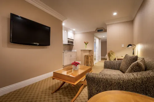 Beverly Hills Plaza Hotel & Spa Photos