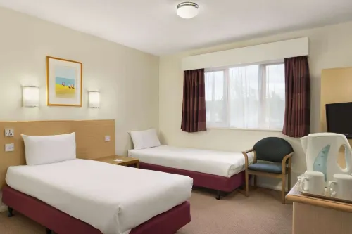 Days Inn by Wyndham Warwick South M40 Rooms Photos