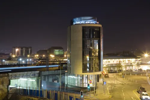 Four Points Flex by Sheraton Cardiff Рядом с отелем Photos