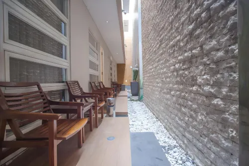 Life Emerald Hotel Surabaya Общественные зоны Photos