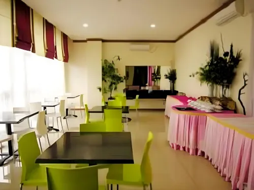 Hotel Delta Sinar Mayang Makanan Photos