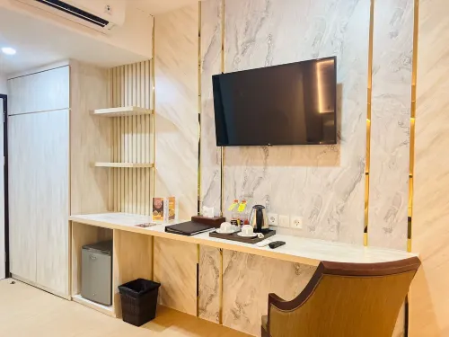The Belagri Hotel & Convention Kamar Photos
