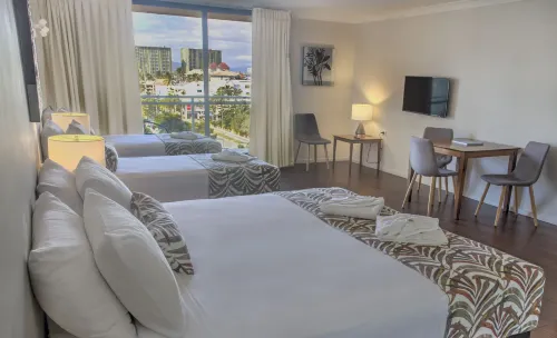 Cairns Plaza Hotel Photos