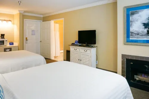 Sand Pebbles Inn Photos