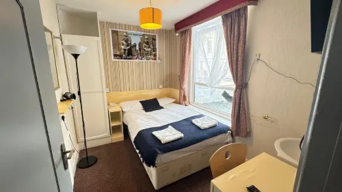 Earls Court Hotel Photos