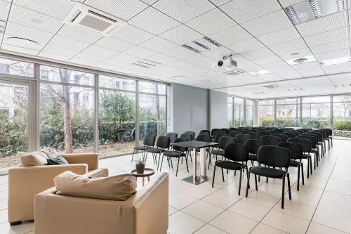 Appart hôtel Q7 Lodge Lyon 7 - Séjours à la nuitée et longues durées Espaces Affaires Photos