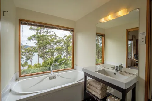 Stewarts Bay Lodge Photos