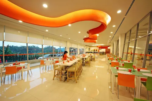 HARRIS Hotel Sentul City - Bogor Makanan Photos