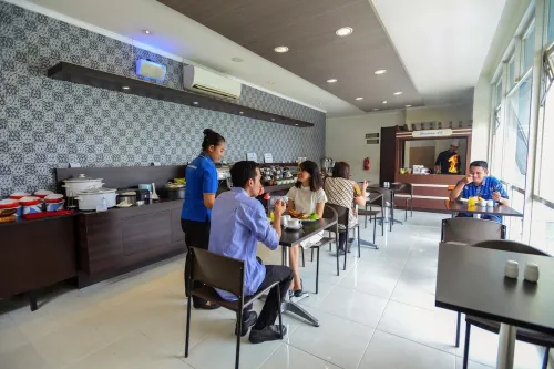 Hotel 88 Embong Kenongo Surabaya Restauranger Photos