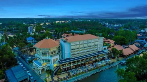 Chuchaiburi Sri Amphawa Featured Photos