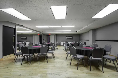 Quality Inn & Suites Yellowknife Mahlzeiten Photos
