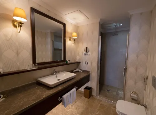 Wellborn Luxury Hotel Rooms Photos