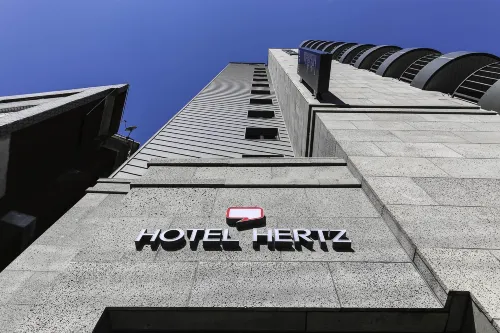 Hertz Hotel Extérieur Photos