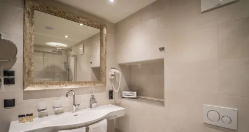 BEST WESTERN Plus Hotel Goldener Adler Innsbruck Photos