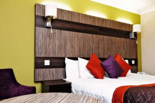 Link Hotel Rooms Photos