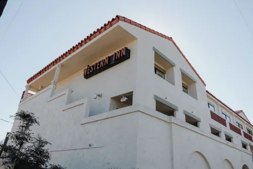 Old Town Western Inn Exterior Photos