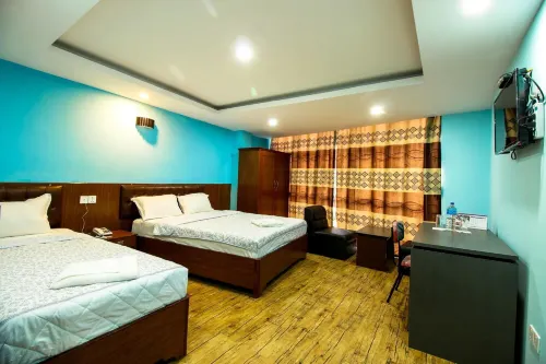 Everest Holiday Inn Rooms Photos