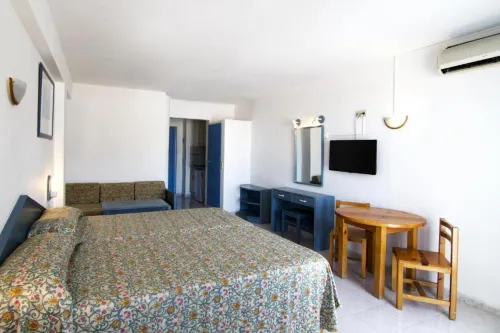 Hotel Apartamentos Vibra Central City - Adults Only Photos
