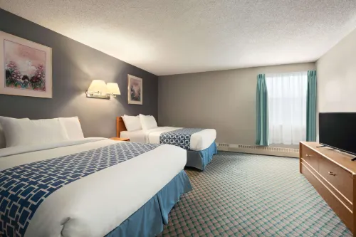 Travelodge by Wyndham Edmonton Airport Rum Photos