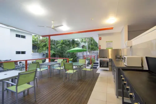 Port Douglas Motel Dining Photos