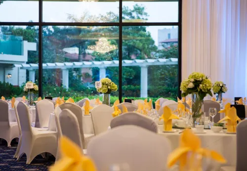 Elegant Suites Westlake Dining Photos